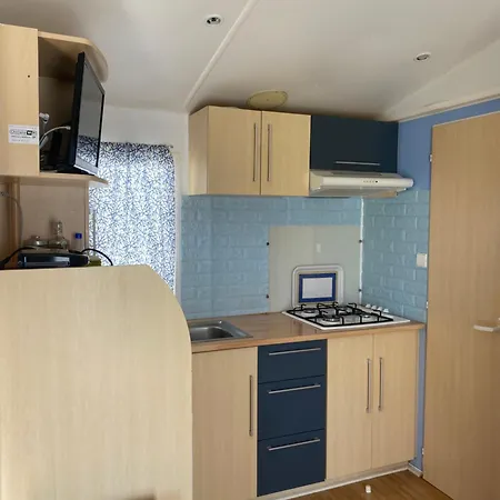 Mobilhome Agua En Chiclana De La Frontera, Cadiz キャンプ場 チクラナ・デ・ラ・フロンテーラ